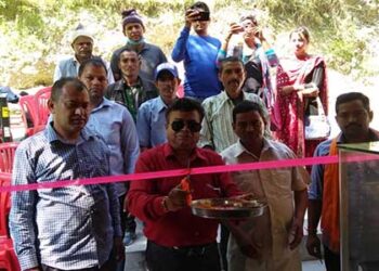 डा. नरेन्द्र डंगवाल जी के हस्ते 4 नए प्रतिष्ठानों का शुभारंभ