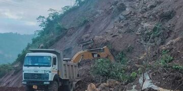 नरेंद्र नगर में भूस्खलन, ऋषिकेश-गंगोत्री मोटर मार्ग बंद