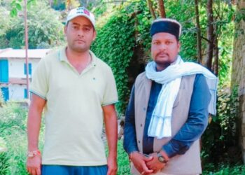 धीरज के परिवार से मिले UKD नेता सन्दीप आर्य