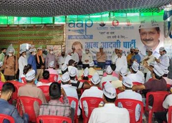 ऋषिकेश में तेजी से बढ़ रहा आप का कुनबा