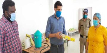 नाश्ते में दिए छोले-भठूरे, DM ने लगाई फटकार