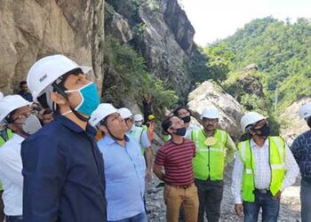 DM टिहरी ने किया तोता घाटी का निरीक्षण