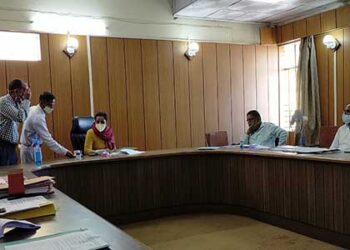 DM ने ली पुनर्वास विभाग के अधिकारियों की बैठक