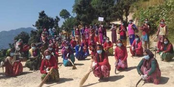 नौज्यूला हिंदाव की महिलाओं ने चलाया स्वच्छता अभियान