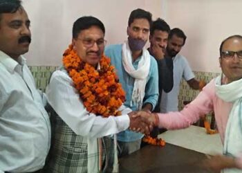 कांग्रेस जनों ने किया डॉ. प्रकाश चंद का स्वागत