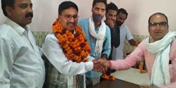 कांग्रेस जनों ने किया डॉ. प्रकाश चंद का स्वागत