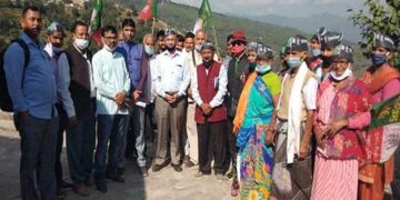 UKD से जुड़े सैकड़ों लोग