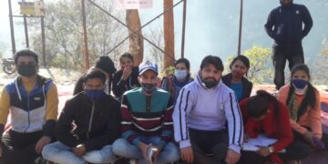 बालगंगा महाविद्यालय सेन्दुल में क्रमिक अनशन शुरू