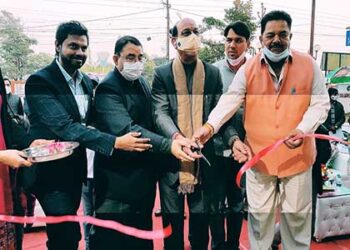 कृषि मंत्री सुबोध उनियाल ने किया आर्गेनिक मॉडल आउटलेट का उद्घाटन