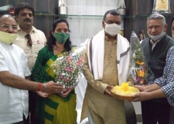 उत्तराखंड से आए भाजपा कार्यकर्ताओं ने किया महापौर का स्वागत