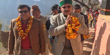 क्षेत्रपाल देवता के चरणों में शीश झुकाने पहुंचे दर्शनलाल आर्य