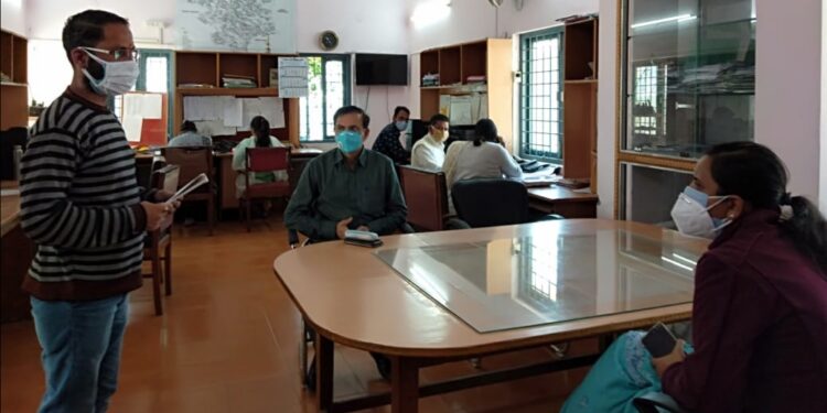 कोविड कन्ट्रोल रूम नम्बर पर प्राप्त होने वाली शिकायतों के त्वरित गति से निस्तारण के निर्देश