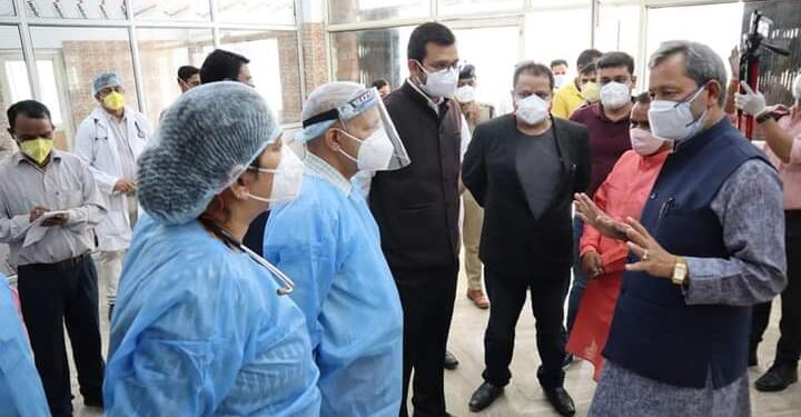 प्रदेश में पर्याप्त संख्या में ऑक्सीजन बेड और वैंटीलेटर उपलब्ध