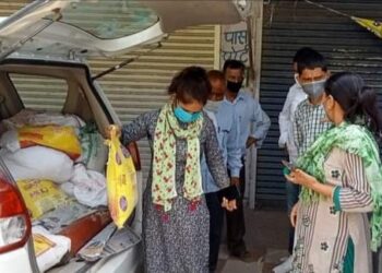 UKD और पर्वतजन फाउंडेशन ने जरूरतमंदों को बांटी राशन