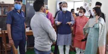 मुख्यमंत्री ने किया जिला चिकित्सालय गोपेश्वर का निरीक्षण