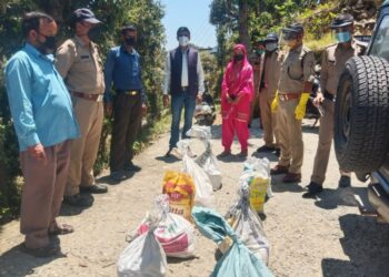 विधायक धनसिंह नेगी ने चम्बा ब्लॉक के ग्राम सिलकोटी में भेजे राशन किट