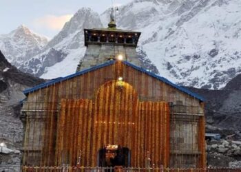 विधि विधान पूर्वक मंत्रोचारण के साथ खुले केदारनाथ के कपाट