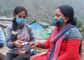 ग्रामीणों की मदद में जुटी श्री काशी विश्वनाथ मंदिर एवं आर्ट ऑफ लिविंग संस्था