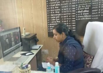 ग्राम स्तरीय निगरानी समितियों की सक्रियता से हारेगा कोरोना