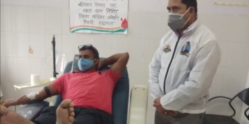 स्व. राजीव गांधी की पुण्यतिथि की पूर्व संध्या पर किया गया रक्तदान