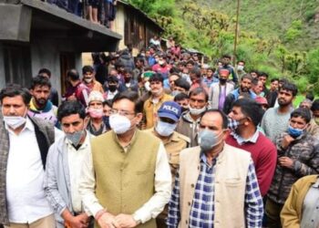 कांग्रेस अध्यक्ष प्रीतम सिंह ने किया आपदा प्रभावित क्षेत्र का दौरा