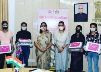 अब आंगनबाड़ी केंद्रों पर 01 रुपये में मिलेंगे सैनेटरी पैड