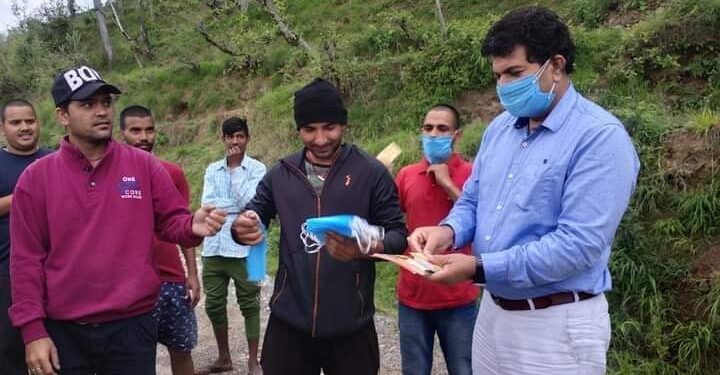 भाजपा जिला उपाध्यक्ष ने किया केमर पट्टी के कोठियाडा, मयकोट आदि गांवों का भ्रमण