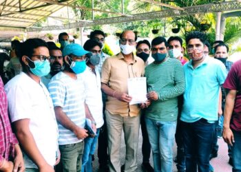 मंत्री सुबोध उनियाल के आश्वासन पर मनरेगाकर्मियों का आंदोलन स्थगित