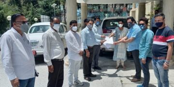 वैक्सीनेशन की समानांतर कीमतों को लेकर कांग्रेस ने दिया ज्ञापन