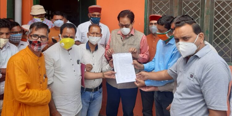 मुख्यमंत्री के सलाहकार को उत्तराखंड जनरल ओबीसी यूनियन ने सौंपा ज्ञापन