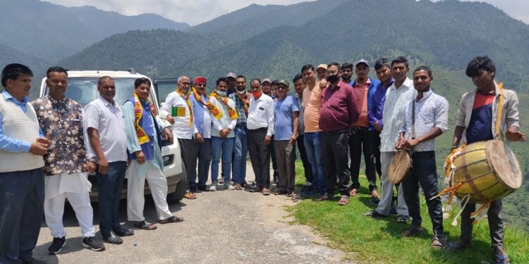 समाजसेवी दर्शनलाल आर्य ने किया घंटाकरण देवता मंदिर के नव निर्माण का शिलान्यास