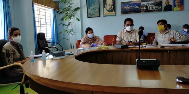 सांसद की अध्यक्षता में हुई जिला विकास समन्वय एवं निगरानी समिति की बैठक