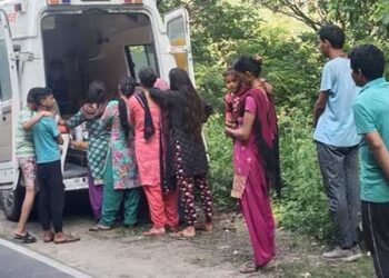 टीएचडीसी व रिवाज की ओर से रौंसाल में लगा स्वास्थ्य शिविर