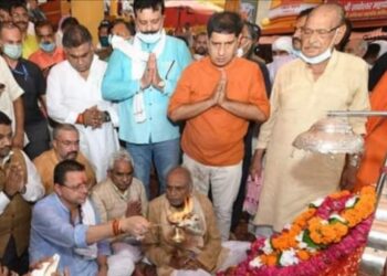 मुख्यमंत्री धामी ने हरिद्वार में की मां गंगा की पूजा-अर्चना