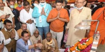 मुख्यमंत्री धामी ने हरिद्वार में की मां गंगा की पूजा-अर्चना