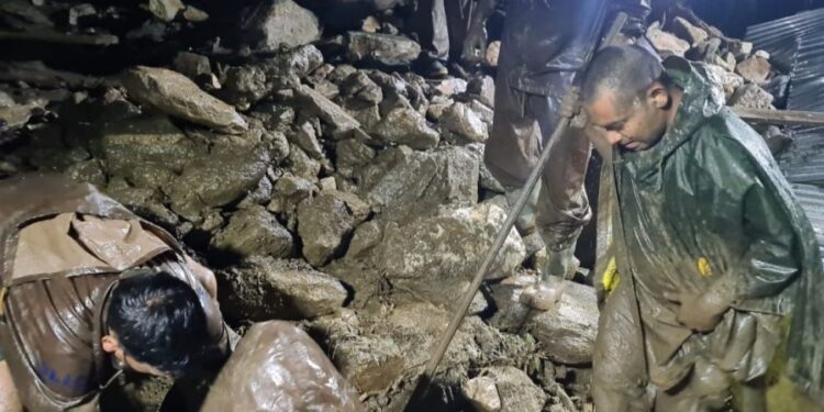 भटवाड़ी ब्लॉक के मांडोंगांव पर कहर बनकर टूटी बरसात, अब तक तीन शव बरामद