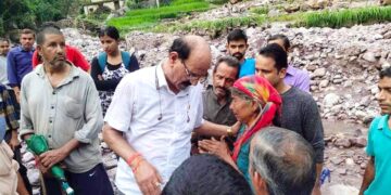 कैबिनेट मंत्री सुबोध उनियाल ने किया आपदा प्रभावित गांवों का दौरा