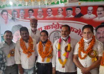 जिला कांग्रेस कार्यालय में हुआ विजय गुनसोला व कैप्टन गबर सिंह नेगी का स्वागत