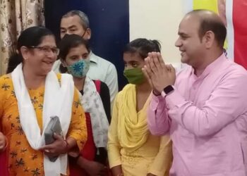 समाजसेवी श्री बीर सिंह पंवार ने 5 कन्याओं को लिया गोद