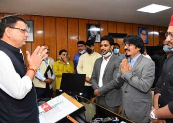 जगजीवन कन्याल के नेतृत्व में मुख्यमंत्री से मिली उत्तराखंड खोज की टीम