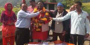 गांधी जयंती पर धनीलाल शाह ने ली भिलंग के दूरस्थ गांव की सुध