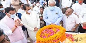 राजमाता सूरज कुंवर शाह को मुख्यमंत्री ने दी पुष्पांजलि