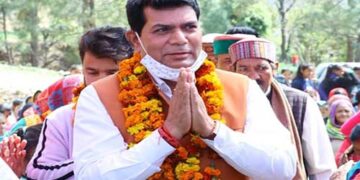 जनसंपर्क में सोहन खंडेवाल ने घनसाली के अन्य दावेदारों को पछाड़ा