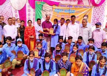 ग्रामीणों ने किया कैबिनेट मंत्री सुबोध उनियाल का गर्मजोशी से स्वागत