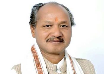 गांधी जयंती पर शूरवीर लाल ने किया स्वतंत्रता सेनानियों की पत्नियों का सम्मान