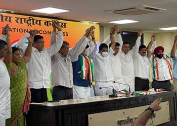 परिवहन मंत्री यशपाल आर्य और संजीव आर्य कांग्रेस में शामिल