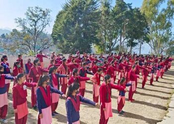 राजकीय इंटर कॉलेज हिंडोलाखाल में छात्राओं को आत्मरक्षा प्रशिक्षण