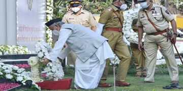 राज्यपाल ने दी 26/11 के शहीदों को पुष्पांजलि