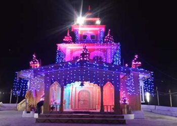 CM कल करेंगे लोकार्पण, रौशनी से सजा घण्टाकर्ण धाम का मंदिर