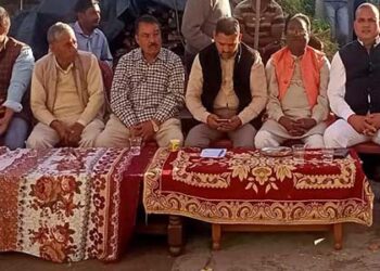 भेटी की पांडव लीला में बलबीर सिंह नेगी, राकेश राणा, धनीलाल शाह ने लिया आशीर्वाद